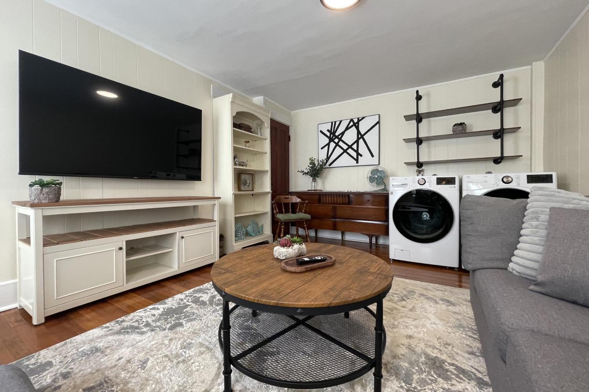 Large, Comfortable & Conveniently Located Home Danvers Exterior photo