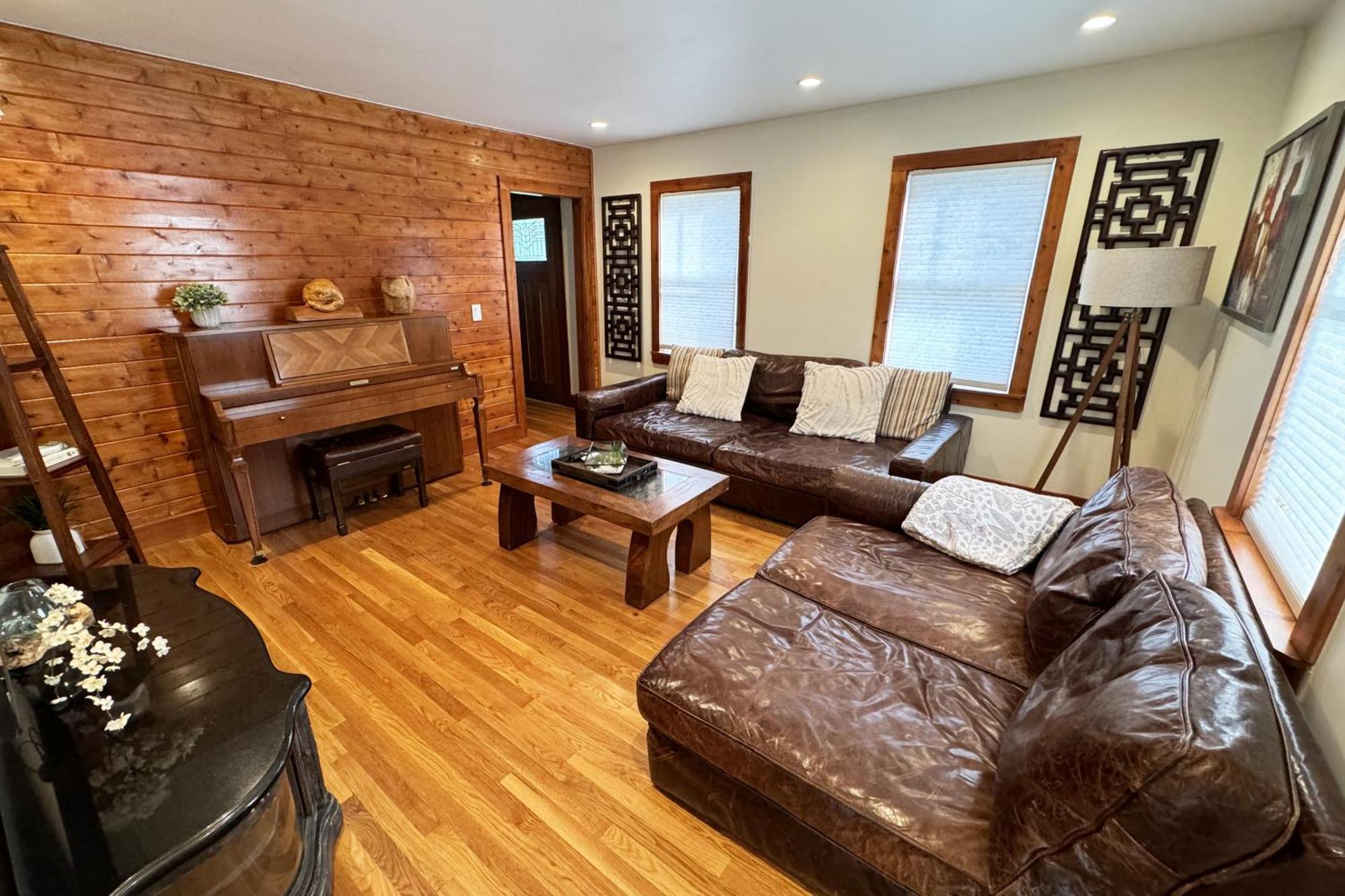 Large, Comfortable & Conveniently Located Home Danvers Exterior photo