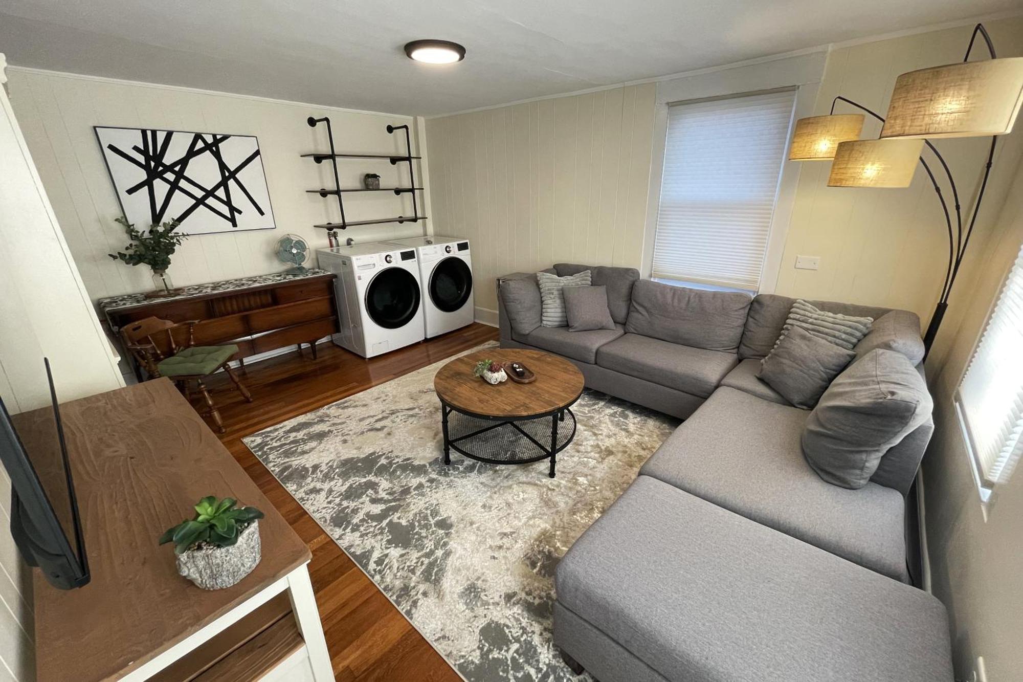 Large, Comfortable & Conveniently Located Home Danvers Exterior photo