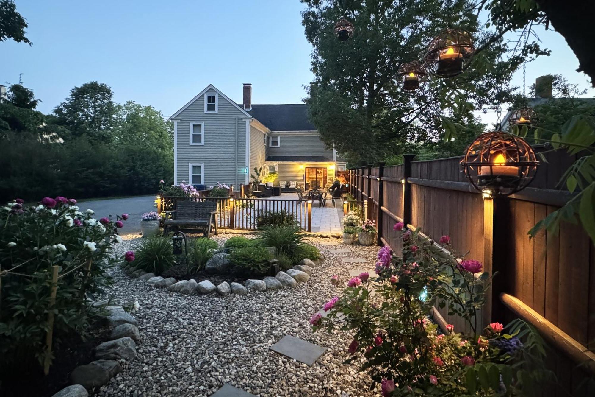 Large, Comfortable & Conveniently Located Home Danvers Exterior photo